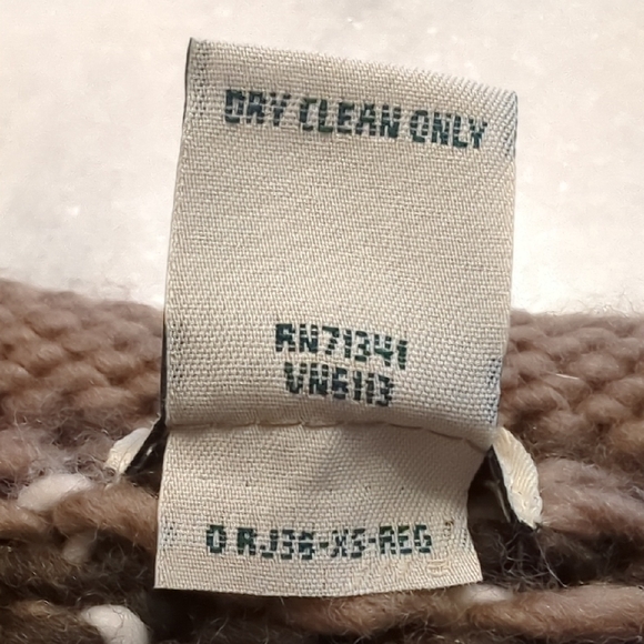 L.L. Bean Tan and Cream Knit Sweater - Picture 7 of 8